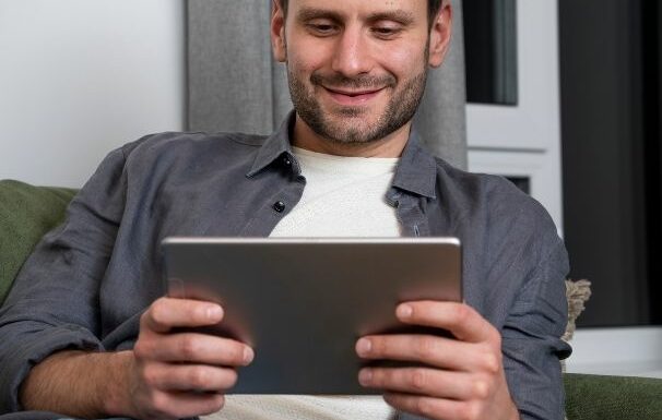 Transforma tu tráfico en rentabilidad. Diseñamos Landing Pages de alta conversión y Pop-ups estratégicos que captan la atención en el momento exacto.