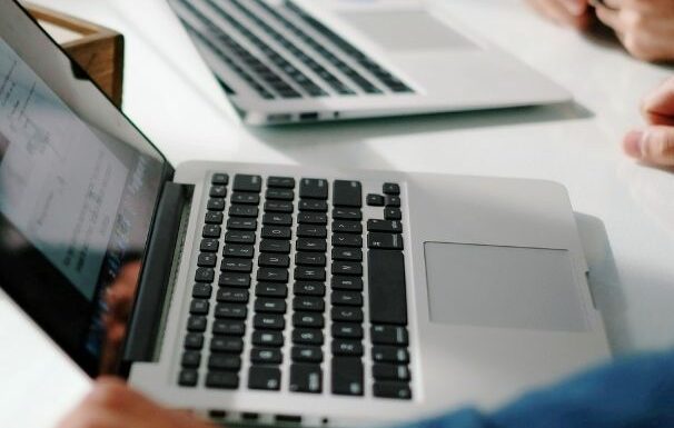 Expertos en Rescate y Reparación Web: Recuperamos la Salud de tu Sitio. Si tu web presenta errores técnicos, lentitud o fallos tras una actualización, nuestro equipo especializado interviene de inmediato. Diagnosticamos, reparamos y optimizamos tu infraestructura digital para devolverle la funcionalidad y el rendimiento que tu negocio necesita para competir.