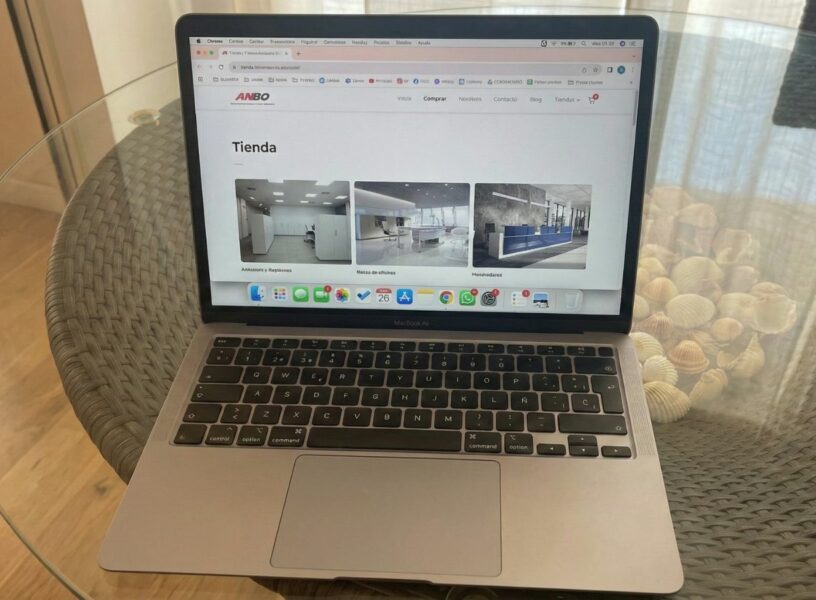 Tienes un producto buenísimo. El precio es competitivo. La foto es impecable. Pero pasa algo frustrante: nadie lo compra. O peor aún, nadie llega a él porque está enterrado en la página 5 de Google.