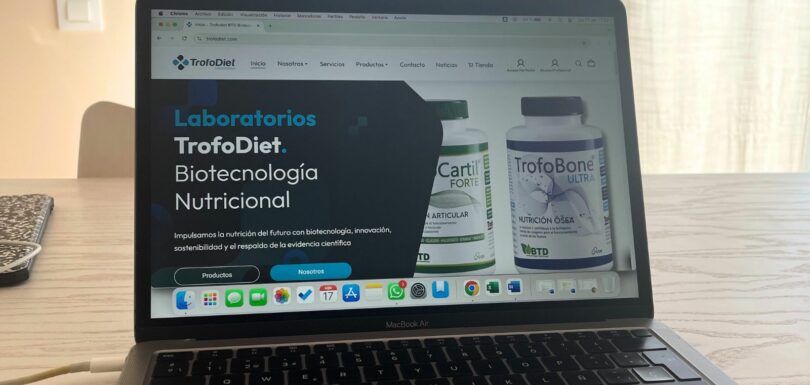 Imagínate esto: Inviertes tiempo y dinero en redes sociales, la gente hace clic emocionada, llega a tu web y... se va en menos de 5 segundos.