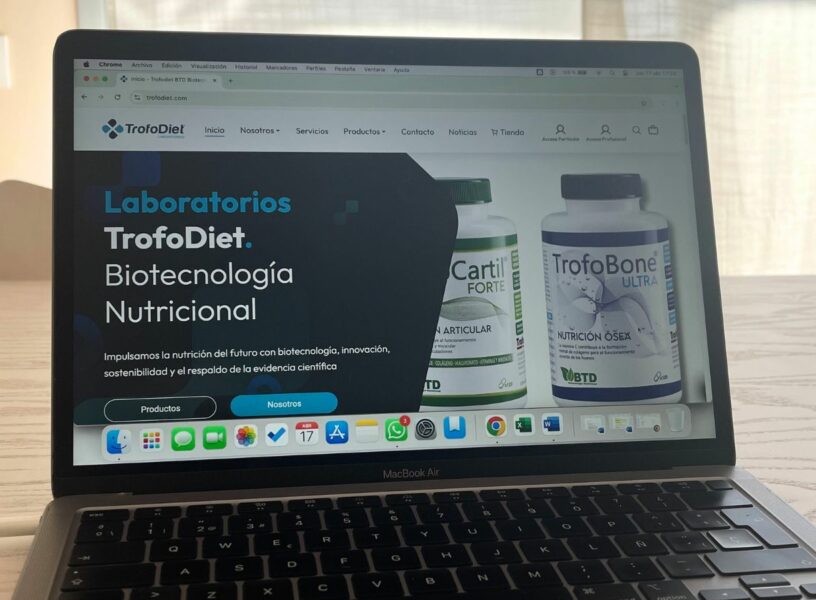 Imagínate esto: Inviertes tiempo y dinero en redes sociales, la gente hace clic emocionada, llega a tu web y... se va en menos de 5 segundos.