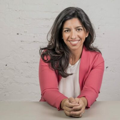 Mi nombre es Marta Freire, soy psicóloga de formación, coach de profesión y comunicadora por vocación.