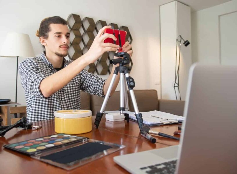 Consejos prácticos para hablar ante la cámara con naturalidad y crear vídeos profesionales para tu negocio en el Baix Llobregat.
