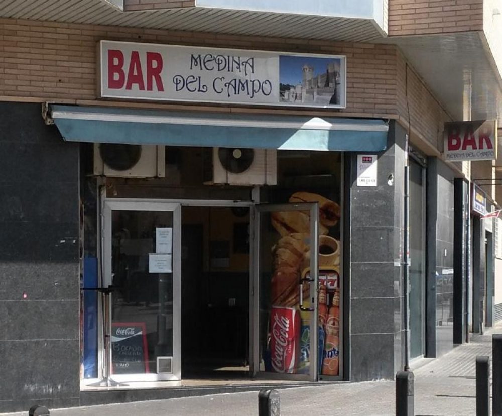 Bar Medina Del Campo Cornellà - Guia33