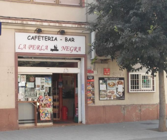 guia33-cornella-bar-cafeteria-bar-restaurante-la-perla-negra-cornella-16631.jpg