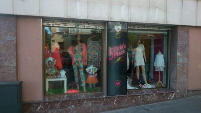 guia33-esplugues-de-llobregat-tienda-de-ropa-silvia-s-place-esplugues-14394.jpg