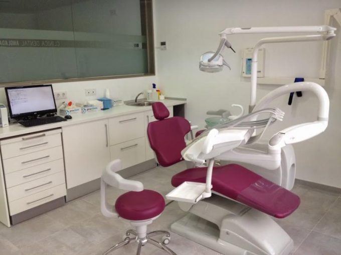 guia33-molins-de-rei-clinica-dental-clinica-dental-anglada-zand-11766.jpg